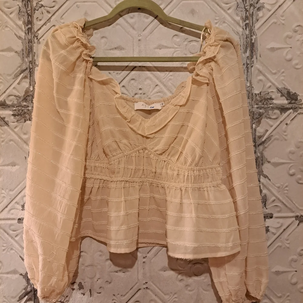 ASTR THE LABEL ZIVA LONG SLEEVE RUFFLED ROMANTIC TOP SIZE M - Picture 2 of 14